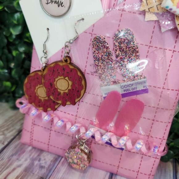 Blind Date with a Mani- Sweet Treat Theme - Picture 7 of 8